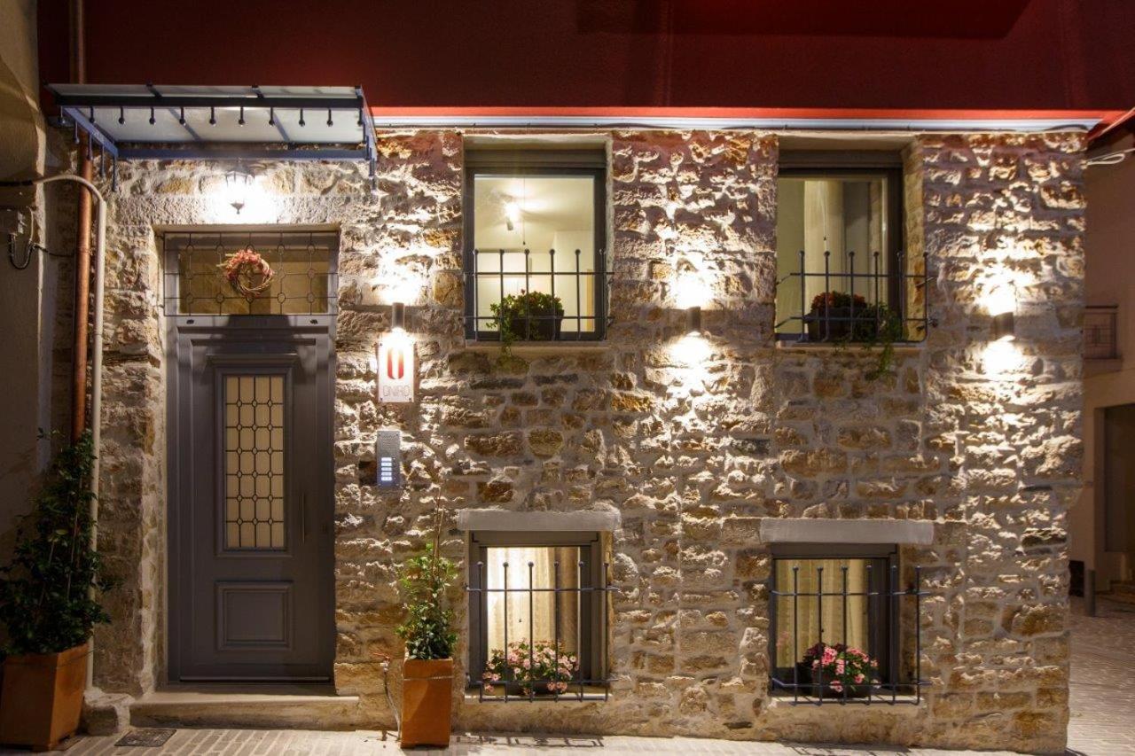 Οniro Comfort Living Ioannina Exterior photo