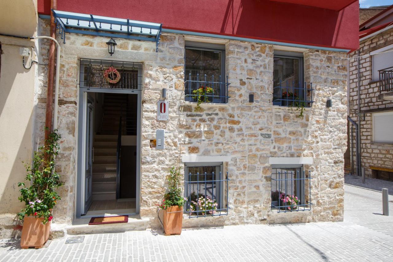 Οniro Comfort Living Ioannina Exterior photo