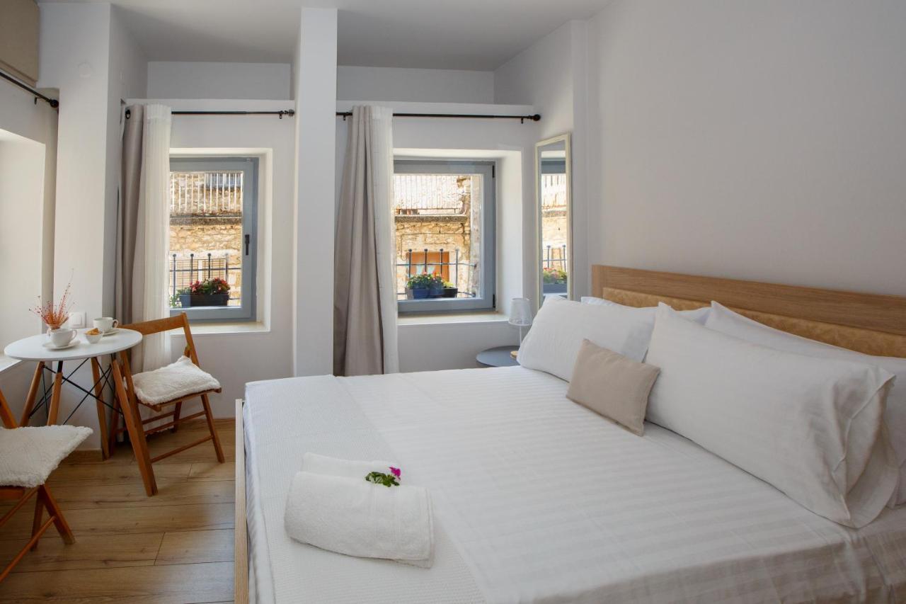 Οniro Comfort Living Ioannina Exterior photo