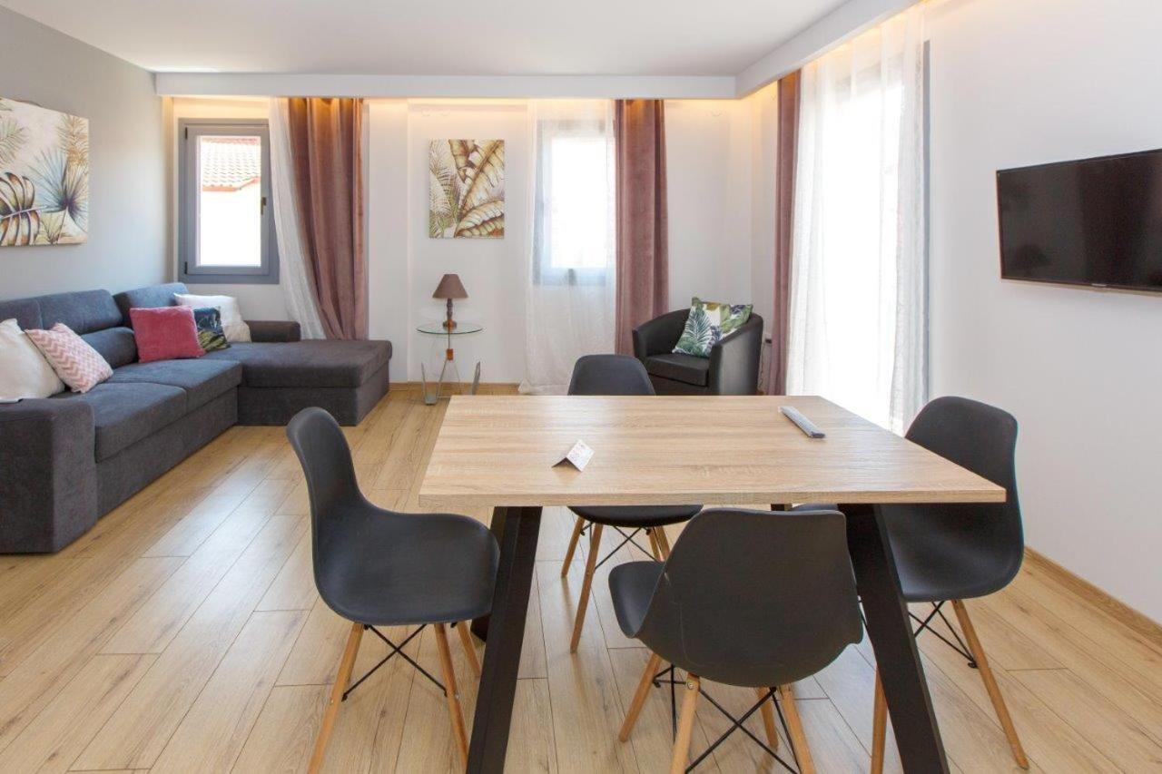 Οniro Comfort Living Ioannina Exterior photo