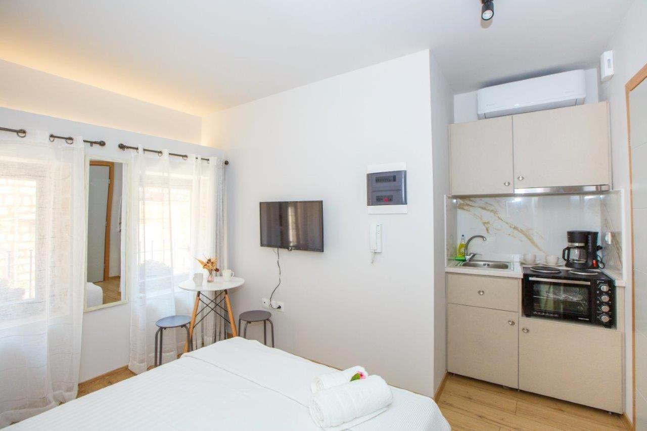 Οniro Comfort Living Ioannina Exterior photo