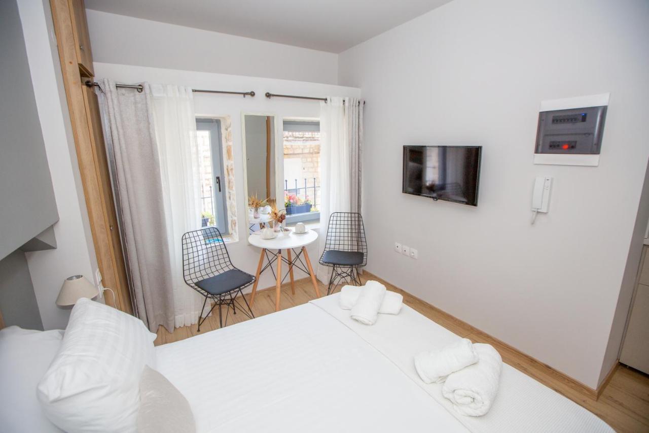 Οniro Comfort Living Ioannina Exterior photo